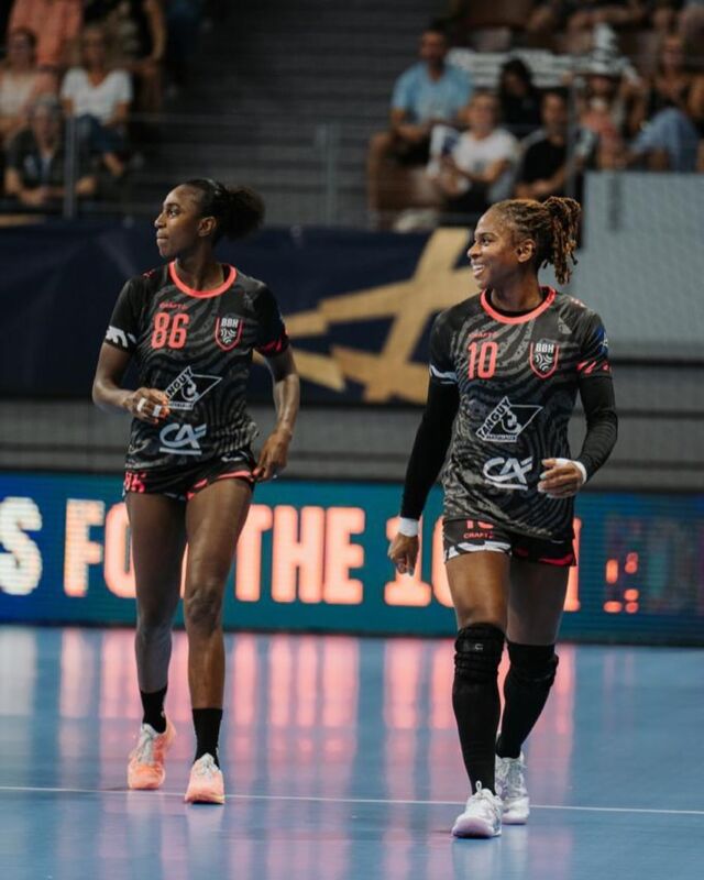 Retour des matchs avec le @bbh_officiel 🤗
Premier match de 2024 à la @brestarena (à guichet fermé 🤩) en @ehfcl 

📸 @studio_imera 

#departementfinistere #bbh #championsleague #handball #games #match #2024 #brestarena #rebelles #liguedeschampions #coralielassource #smile #brest #sbm